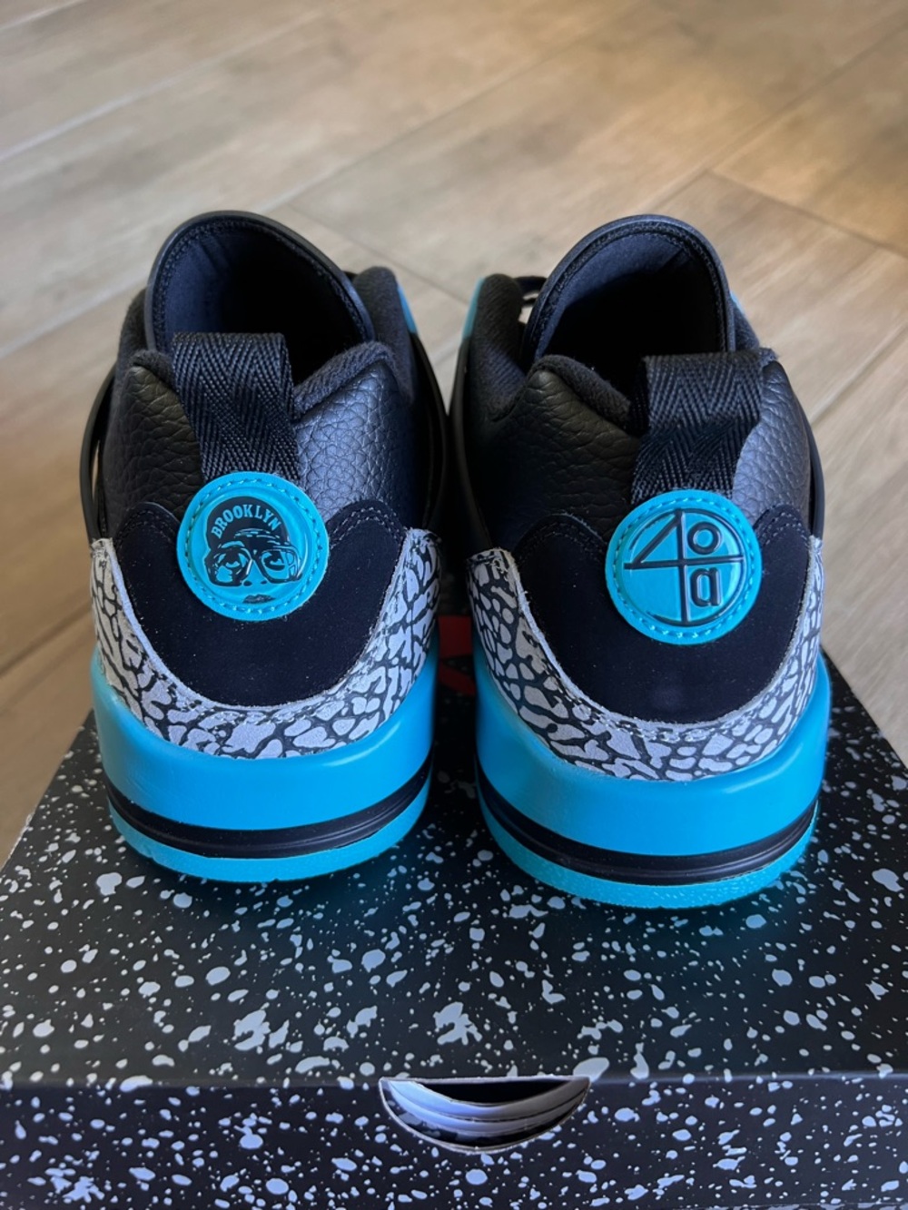 Jordan Spizike Low - Picture 9 of 10